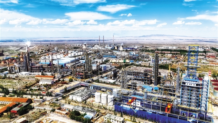 玉门市老市区俯瞰 岑文喆 摄