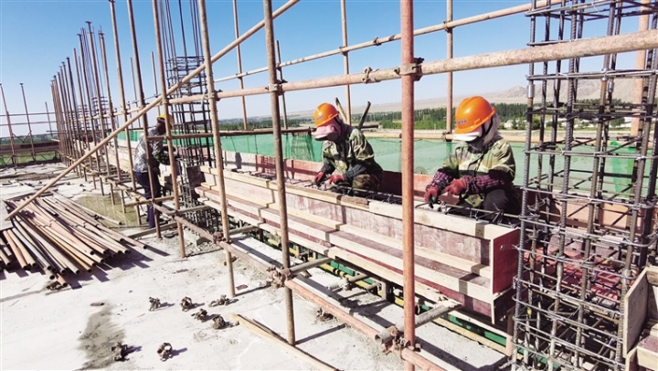 肃北县防灾减灾能力提升建设项目施工现场。